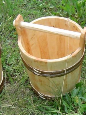 Bucket_5 litres_NB_wooden handle