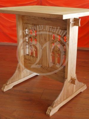 mały stół średniowieczny