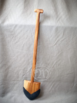 Medieval shovel